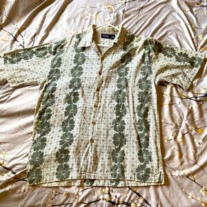 Anchor Blue Men’s Hawaiian/Floral Button Down